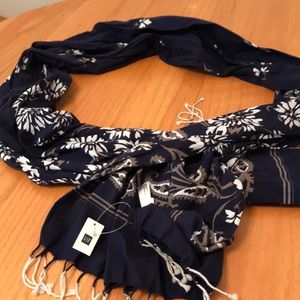 *NWT* Gap Scarf